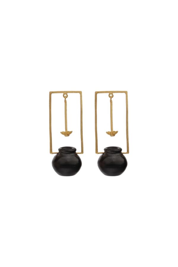 MATHNI EARRING
