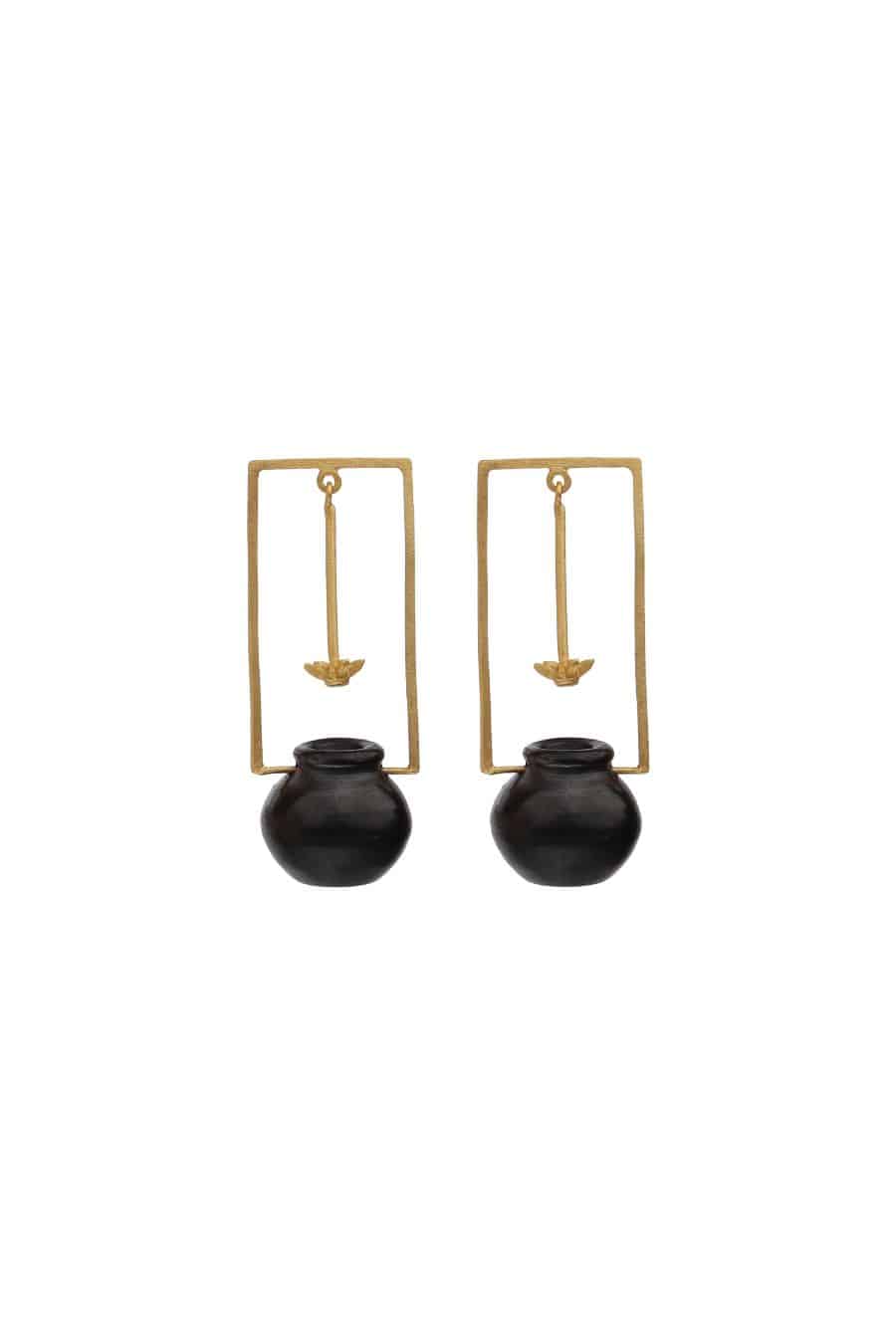 MATHNI EARRING