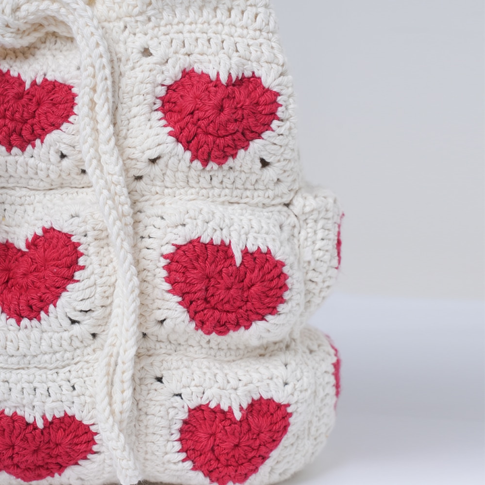 Crochet Heart hand Bag - Image 3