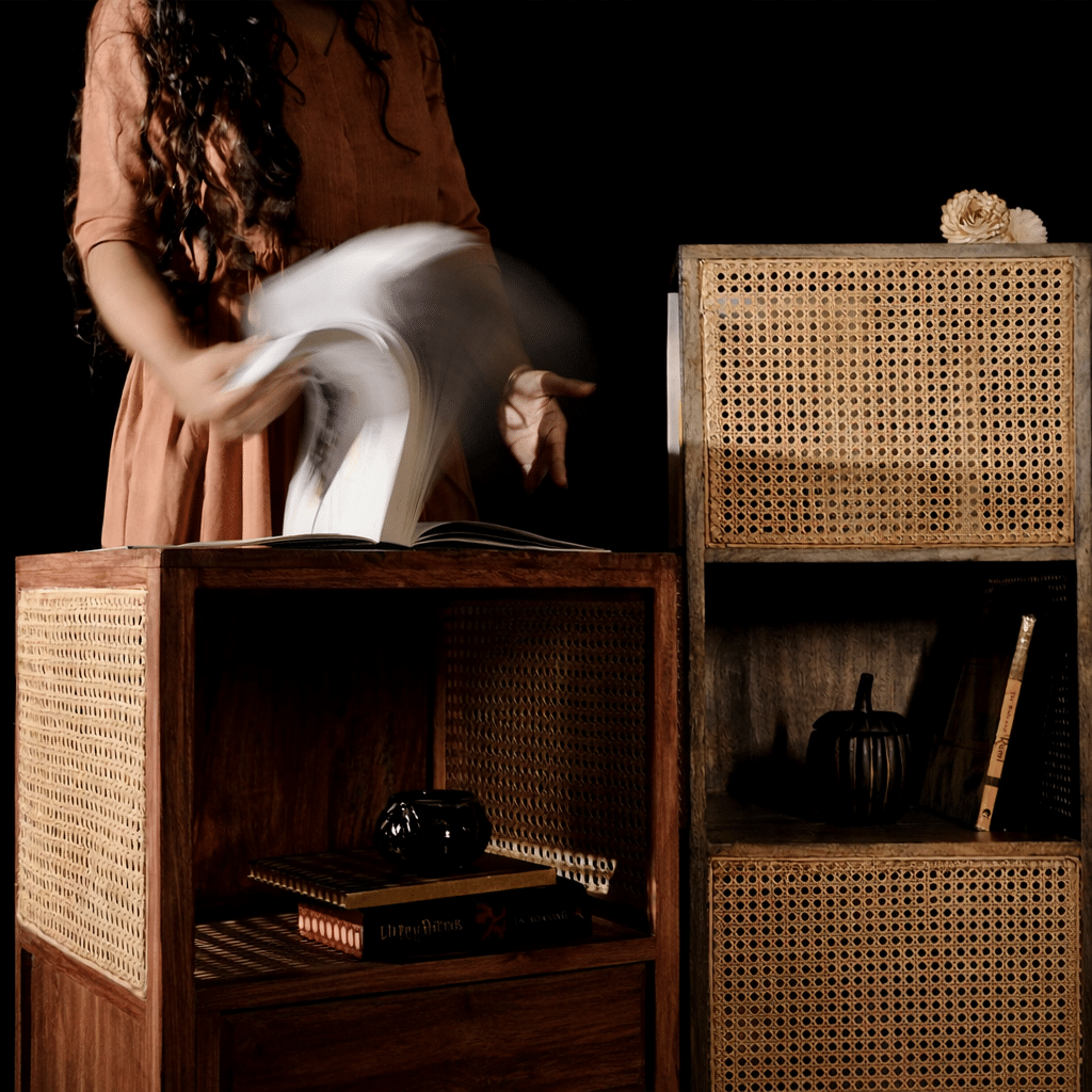 REVOLUTION BOOKSHELF - Image 4